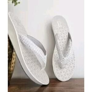 Clarks Liya Gander White Wedge Thong Sandals | 7M | GUC